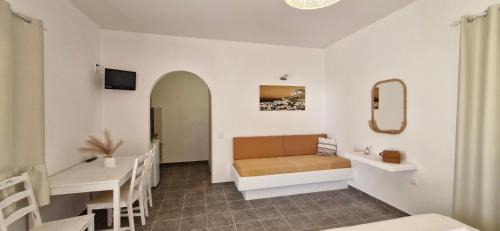 Ano Meria Apartment | Marianthi Studios