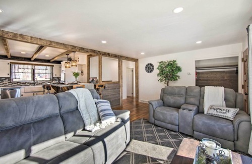 Maytown Cottage | Marietta Home w/Private Hot Tub, Pool Table!