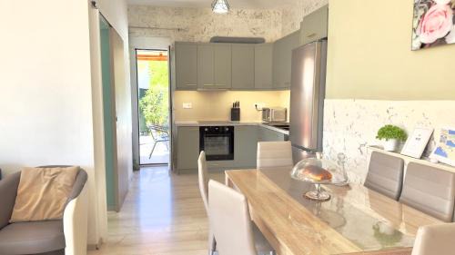 Vizari Villa | Marilis House, private pool, WIFI, mountain view, Netflix, self-check-in