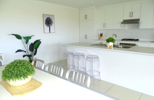 Wallaroo Hotel | Marina Belle, Wallaroo