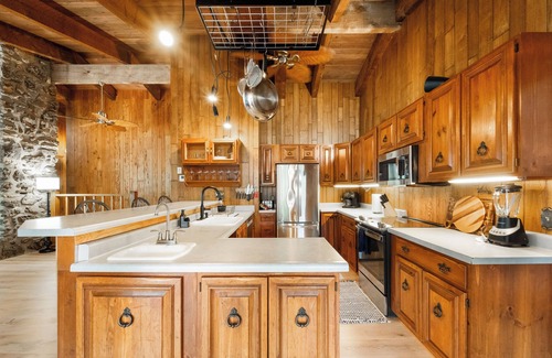 Osage Beach House | Marina House - Lakeside retreat with boat slip & ramp