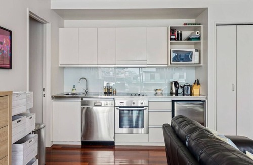 Auckland Central Business District Apartment | Marina Luxe Retreat | Carpark-Pool-Spa-Gym-Sauna