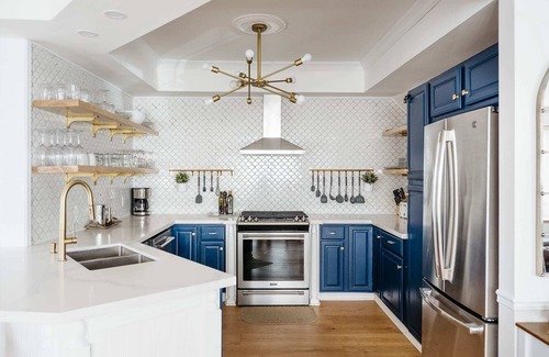 Wellington House | Marina & Main - Heated Pool, Sauna, Games Room, Movie Theatre!