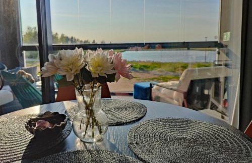 Kalajoki Apartment | Marina Mermaid Seaview - Uusi lumoava merinäköalahuoneisto, sisältää liinavaatteet