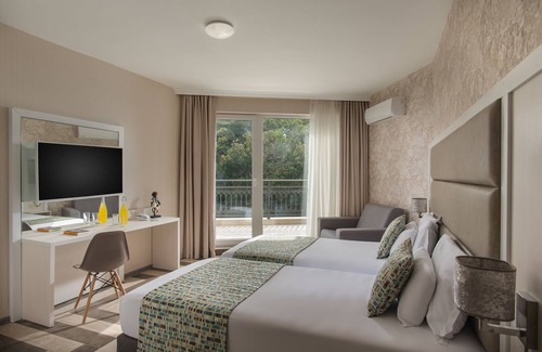Obzor Hotel | Marina Sands Bijou Boutique - Amazing Views