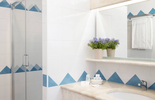 Lotzorai Hotel | Marina Torre Navarrese Resort