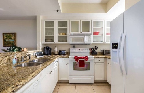 Ruskin Condo | Marina View! 2 bdrm Beach Resort- Sleeps 6! Walk to the beach, restaurants and resort amenities!