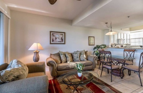 Ruskin Condo | Marina View! 2 bdrm Beach Resort- Sleeps 6! Walk to the beach, restaurants and resort amenities!