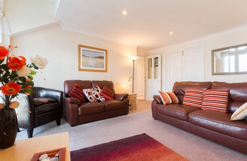 Brixham Apartment | Marina views from this stunning apartment.