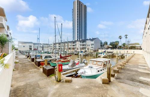 El Lago Apartment | Mariner Village 307