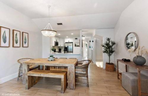 Rock Harbor House | Mariners 210 Great Location with Marina Views