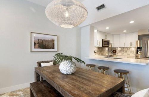 Rock Harbor House | Mariners 212 Great Location with Marina Views