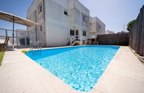 Marinhas House | Marinhas Esposende - Moradia V4 com piscina junto à praia by House and People pt Travessa Fra