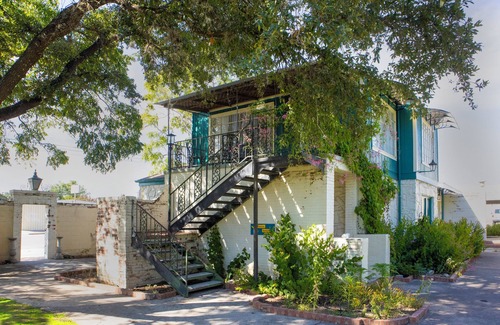Kerrville Apartment | Mariposa Buckeye – Retreat for 2