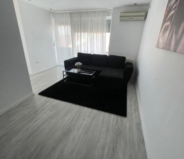 Otopeni Apartment | Marisah Residence #2