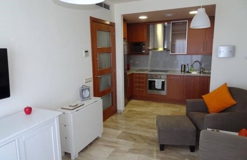 L'Ampolla Apartment | Marisol apartment - sea view - 100m from the sea - swimming pool - airco
