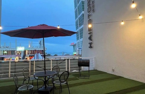 George Town Condo | Maritime Suite With Large Private Garden Seaview