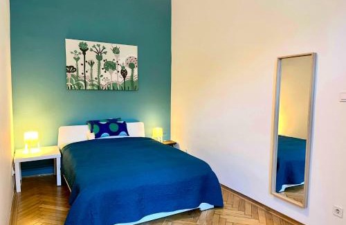 Nepszinhaz negyed House | Mark's Home
