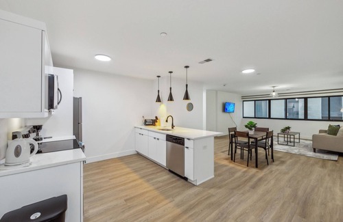 Downtown Wilmington Apartment | Market view Residence 502 Spacious 2 Bed 2 Bth