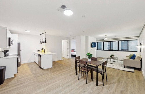 Downtown Wilmington Apartment | Market view Residence 503 I 1 Bedroom 1.5 Bathroom