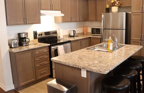 Markham House | Markham Luxury With Plazas & Toronto Minutes Away