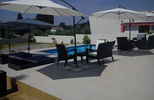 Banjol Apartment | Markle - Swimming Pool and Sunbeds - A4