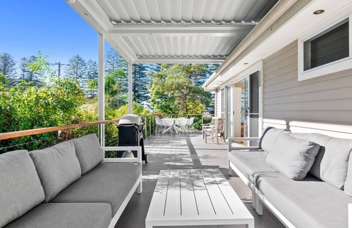 Patonga House | Marley's Retreat By Coast Holidays
