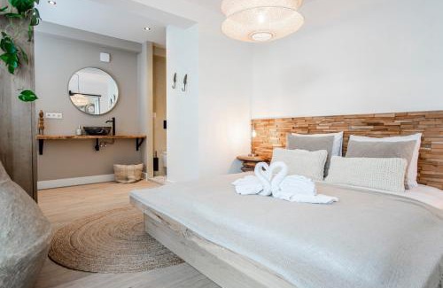 Zandvoort Apartment | Marley’s Beachhouse - Luxury Apartment with garden