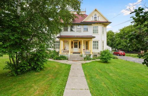 Marmora Bed & Breakfast | Marmora and Lake Inn Honeymoon Suite