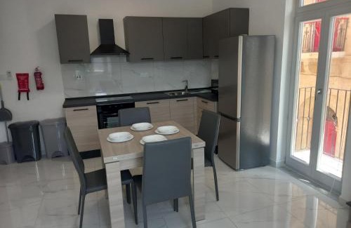 Cospicua Apartment | Maron 32
