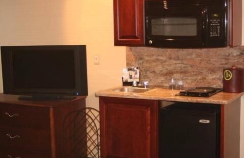 Danbury Hotel | Maron Hotel And Suites