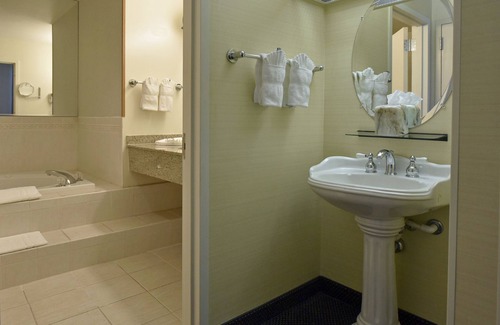 Danbury Hotel | Maron Hotel And Suites