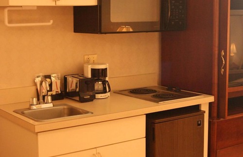Danbury Hotel | Maron Hotel And Suites