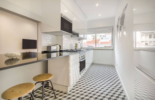 Santo Antonio Apartment | Marquês de Pombal Metropolitan Flat