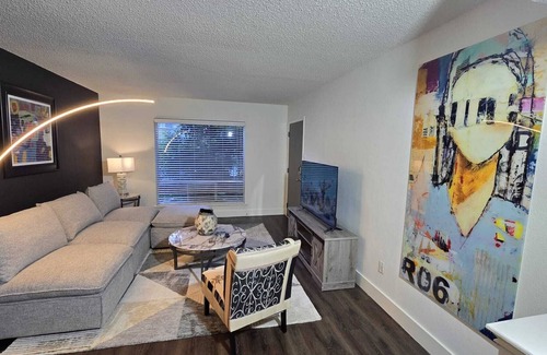 The Galleria Apartment | Marquee Uptown 2BR 2BA Galleria Condo Unit 108