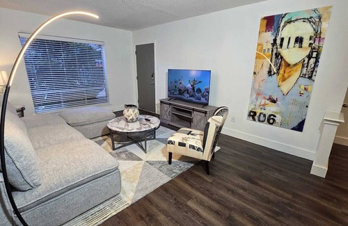 The Galleria Apartment | Marquee Uptown 2BR 2BA Galleria Condo Unit 108
