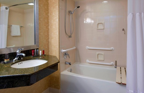 Waukesha Hotel | Marriott Milwaukee West