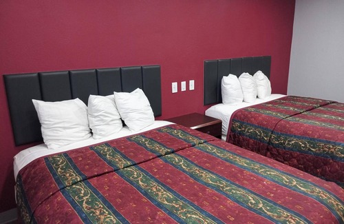 Marshall Hotel | Marshall Lodge By OYO Hwy 65