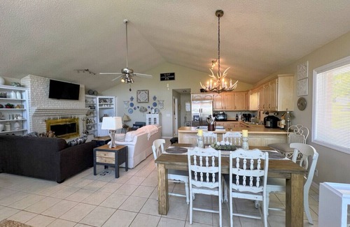 Centre House | Marshall Shores on Weiss - Waterfront Home with Private Pier In Beautiful Bay Springs Neighborhood