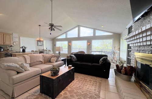 Centre House | Marshall Shores on Weiss - Waterfront Home with Private Pier In Beautiful Bay Springs Neighborhood