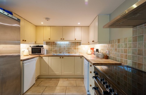 Sudbourne Ski Chalet | Marshlands - Seven Bedroom Barn, Sleeps 16 with hot tub