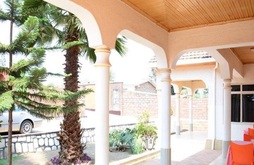 Kigali Bed & Breakfast | Martin Aviator Hotel