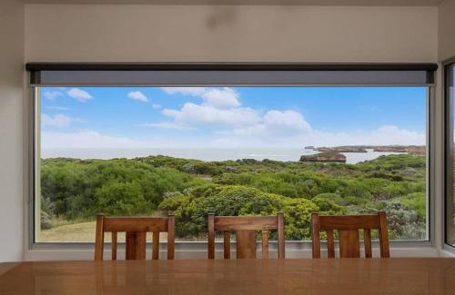 Peterborough House | Martyrs Lookout - Luxury Accommodation