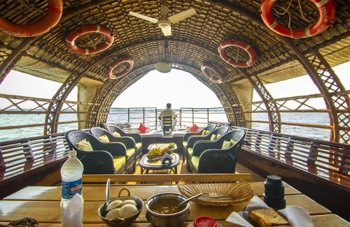 Alappuzha Boat Rental | Marvel Cruise