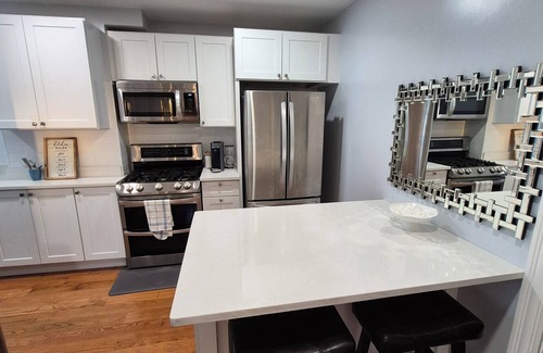 D Street - West Broadway Condo | Marvelous 2-bedroom condo in South Boston with Private Parking