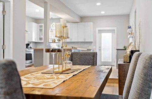 Logan Square House | Marvelous 5-bedroom house with AC in Chicago,very spacious and close to downtown
