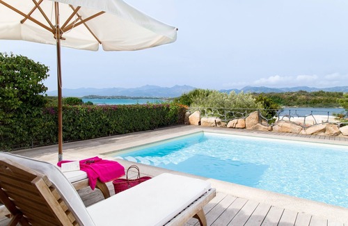 San Teodoro Villa | Marvelous in front of the beach, private pool