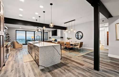 Sandpoint Condo | Marvelous Modern Luxury Suite Boat Slip Downtown
