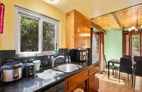 Wrightwood House | Marvelous Quiet 2BR Cabin in Wrightwood Mountain