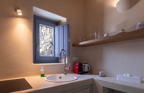 Pyrgos Villa | Marvelous Santorini Apartment | 1 Bedroom Suite | Apartment Jakotsumaru |.